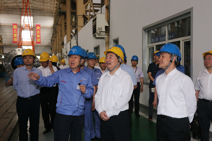 郝鹏旅行考察yp街机集团所属企业电机公司